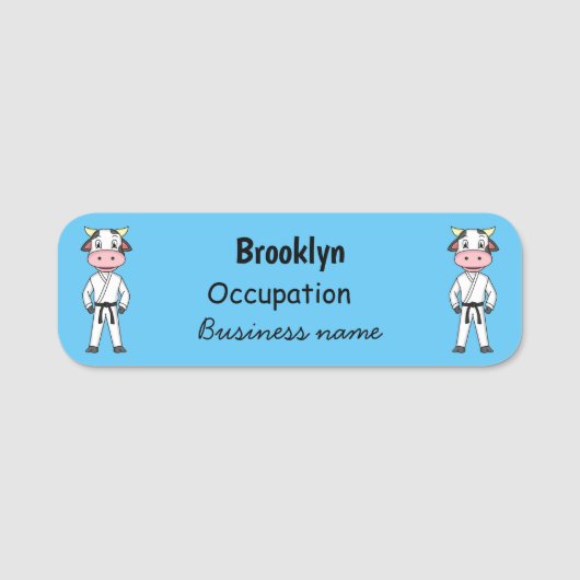 Porte-nom Vache mignonne en combinaison kung fu (Devant)