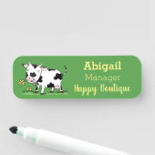 Porte-nom Vache mignonne en vert dessin animé sur le terrain (En situation)