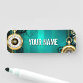 Porte-nom Veille bijoux Steampunk sur un Arrière - plan vert (En situation)