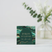 Porte vert émeraude et carte de visite d'arc (Debout devant)