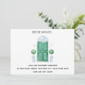 Porte Verte Nous Avons Déménagé Nouveau Faire-part (Debout devant)