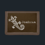 Portefeuille À 3 Volets Brown gecko blanc stylisé porte-monnaie<br><div class="desc">Encouragez à économiser avec ce gecko reptile stylisé porte-monnaie ou sac à main,  personnalisez avec votre nom. Il lit actuellement Joshua. Uniquement dessiné et dessiné par Sarah Trett.</div>