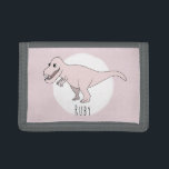 Portefeuille À 3 Volets Dinosaure T-Rex Cool de fille avec nom<br><div class="desc">Ce design cool fait partie d'une collection de dinosaures mignons pour les vêtements et accessoires de petite fille. Ce dessin pour enfants est composé d'un dinosaure à doodle T-Rex rose dessiné à la main et peut être personnalisé avec le nom de votre fille. Parfait pour le premier portefeuille de votre...</div>