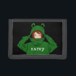 Portefeuille À 3 Volets Jolie fille avec dessin de la grenouille verte<br><div class="desc">Jolie fille avec Green Frog Hoody Porte-monnaie de dessin. Un joli dessin d'une fille portant un hoody de grenouille verte. Conception amusante pour une fille. Ajoutez votre nom ou effacez-le.</div>