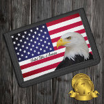 Portefeuille À 3 Volets Patriotique USA, Aigle, American Flag<br><div class="desc">WALLETS : Mode patriotique avec American Flag,  Eagle & United States - amour mon pays,  fête des pères,  voyage USA,  patriotes / fans de sport</div>