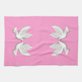 Portes Blanches Sur Serviette De Cuisine Rose (Horizontal)