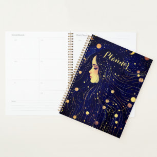Portrait de champ d'étoiles féminin cosmique avec