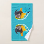 Portrait de Macaw sur un arrière - plan turquoise (Serviette à main)