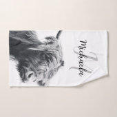 Portrait de vache Highland premier monogramme noir (Serviette à main)
