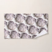 Portrait signé d'un faucon de Saker curieux (Serviette à main)