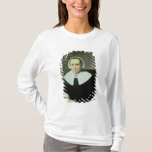 Portret van een dame met witte kraag en boeien t-shirt
