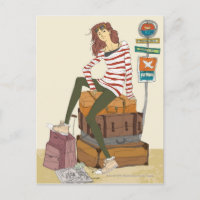 Portret van jonge vrouw die op een koffer zit