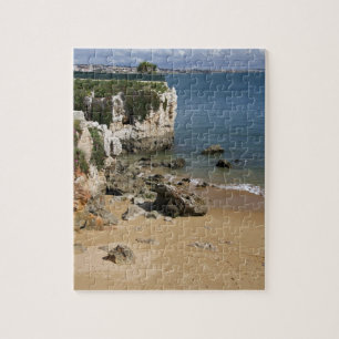 Portugal, Cascais. Praia da Rainha, een strand in Legpuzzel