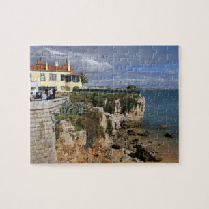 Portugal, Cascais. Praia da Rainha, een strand in  Legpuzzel