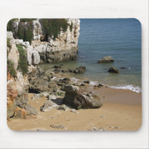 Portugal, Cascais. Praia da Rainha, een strand in Muismat