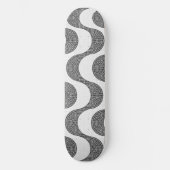 Portugese kasseien zwart-witte golven skateboard (Voorkant)