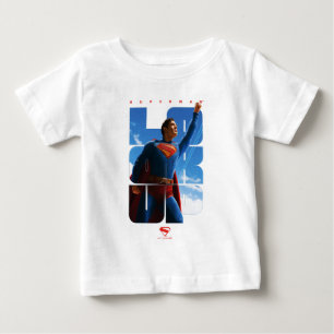 Pose de Superman regardant vers le haut