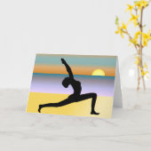 Pose de yoga aux cartes de voeux faites sur (Fleur jaune)