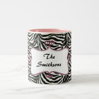 Posh chique trendy zebra strepen, roze gepersonali tweekleurige koffiemok