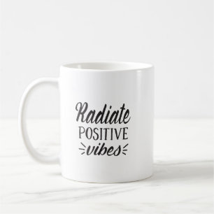 Positieve vibes typografie uitstralen koffiemok