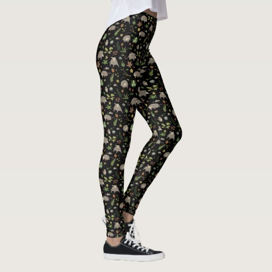 Possum in a Berry Field in Black Leggings (Rechts)