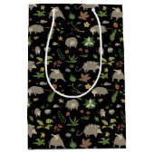 Possum in a Berry Field in Black Medium Cadeauzakje (Voorkant)