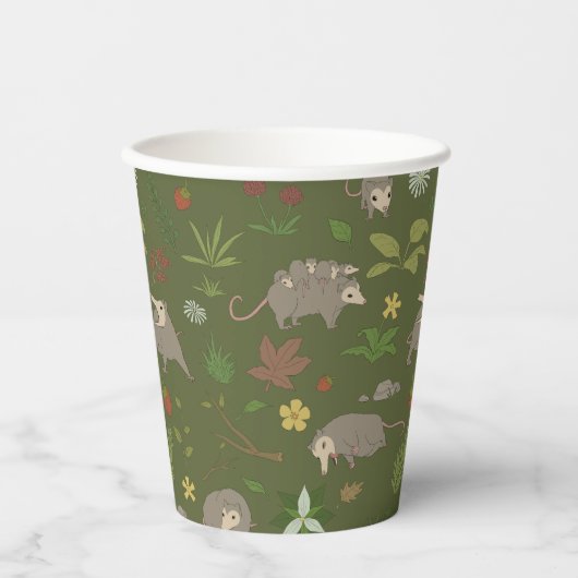 Possum in a Berry Field in Green Papieren Bekers (Voorkant)