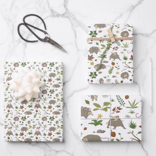Possum in a Berry Field in White Inpakpapier Vel (Voorkant)