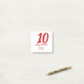 Post-it® 10e anniversaire ajouter nom date année rouge modè (Sur un bureau)
