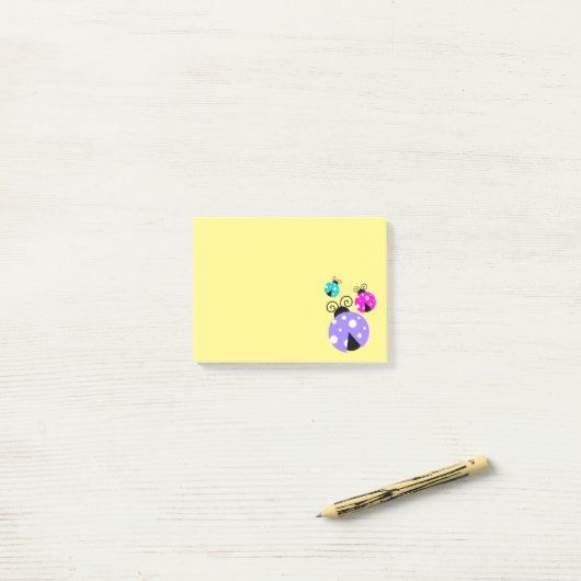 Post-it® 3 coccinelles en rose et bleu violet (Sur un bureau)