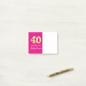 Post-it® 40 ans et fabuleux rose or anniversaire (Sur un bureau)