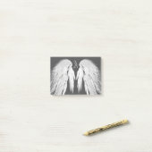 Post-it® AILES D'ANGE Gris Plumes Touchées Monogramme Perso (Sur un bureau)
