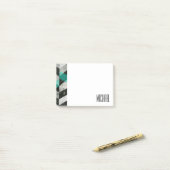 Post-it® Ajoutez votre nom | Exclusion Chevron II (Sur un bureau)