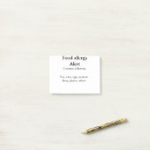 Post-it® Alerte d'allergie alimentaire ajouter le nom texte (Sur un bureau)