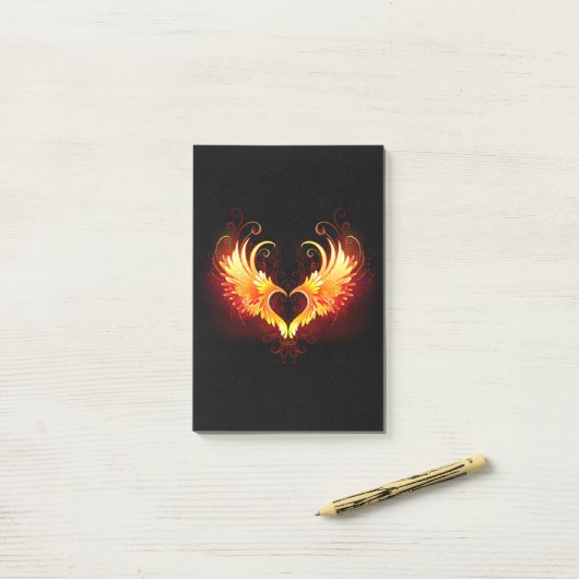 Post-it® Angel Fire Heart with Wings (Sur un bureau)