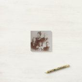 Post-it® Antique Famille Collage Photo B&W Image (Sur un bureau)