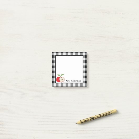 Post-it® Apple Black White Buffalo Check Nom de l'enseignan (Sur un bureau)