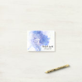 Post-it® Aquarelle Abstraite trait de brosse bleu clair (Sur un bureau)