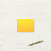 Post-it® Arrière-plan de bière Lager avec de minuscules bul (Sur un bureau)