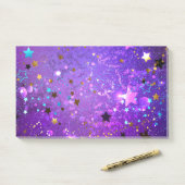 Post-it® Arrière - plan de feuille violet avec étoiles (Sur un bureau)