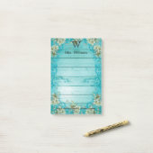 Post-it® Arrière - plan en bois monogramme personnalisé (Sur un bureau)