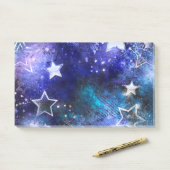 Post-it® Arrière - plan spatial avec étoiles (Sur un bureau)