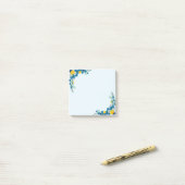 Post-it® Baby Blue Floral Dream (Sur un bureau)