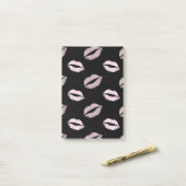 Post-it® Baisers Rose Argenté (Sur un bureau)