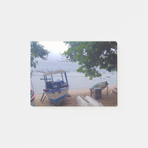 Post-it® Bateaux arrêtés sur la plage par un jour de pluie