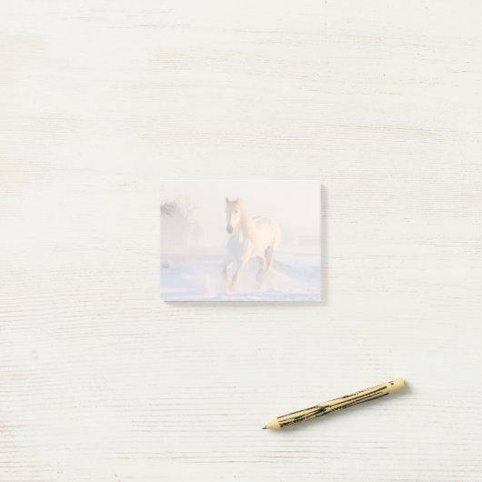 Post-it® Beau Cheval Blanc Galloping dans la neige (Sur un bureau)