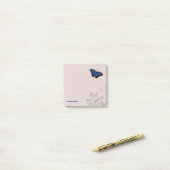 Post-it® Beau papillon bleu Morpho personnalisable (Sur un bureau)