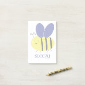 Post-it® Bee Sleepy (Sur un bureau)