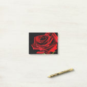 Post-it® Belle rose rouge (Sur un bureau)