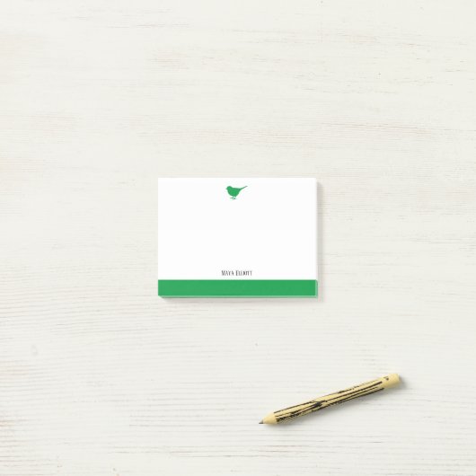 Post-it® Blanc avec Petit Oiseau Vert & Bordure + Nom (Sur un bureau)